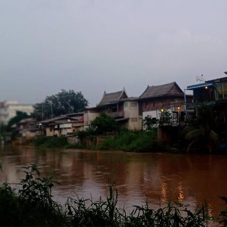 Baan Mae Khian Cafe & Boutique Hotel プラナコーン・シー・アユタヤ エクステリア 写真