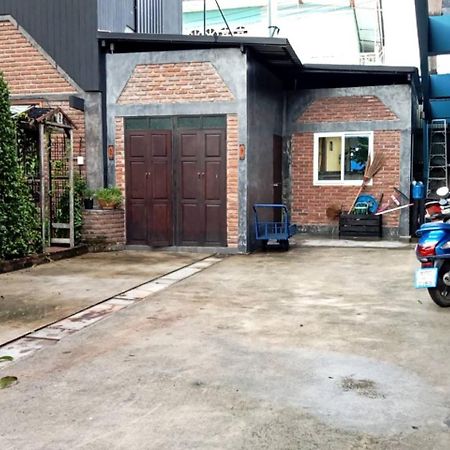 Baan Mae Khian Cafe & Boutique Hotel プラナコーン・シー・アユタヤ エクステリア 写真