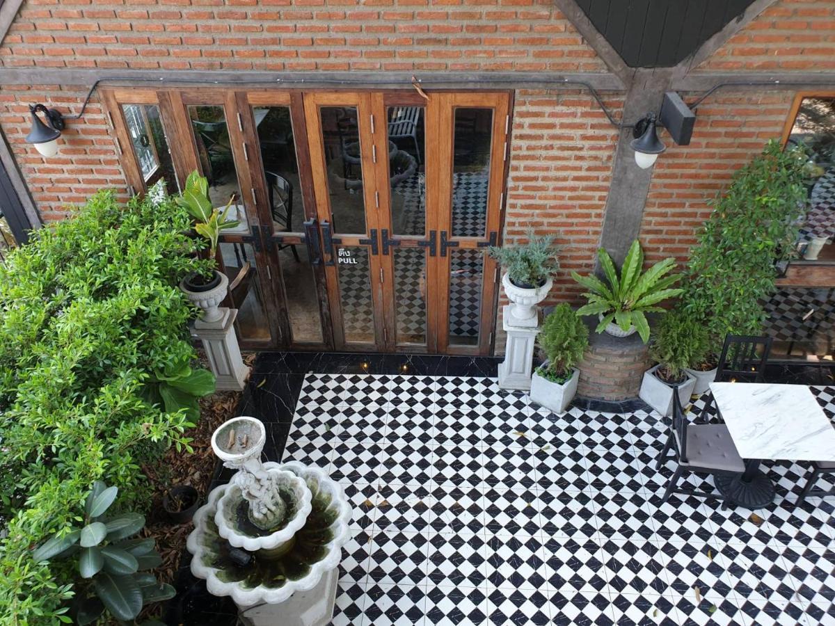 Baan Mae Khian Cafe & Boutique Hotel プラナコーン・シー・アユタヤ エクステリア 写真