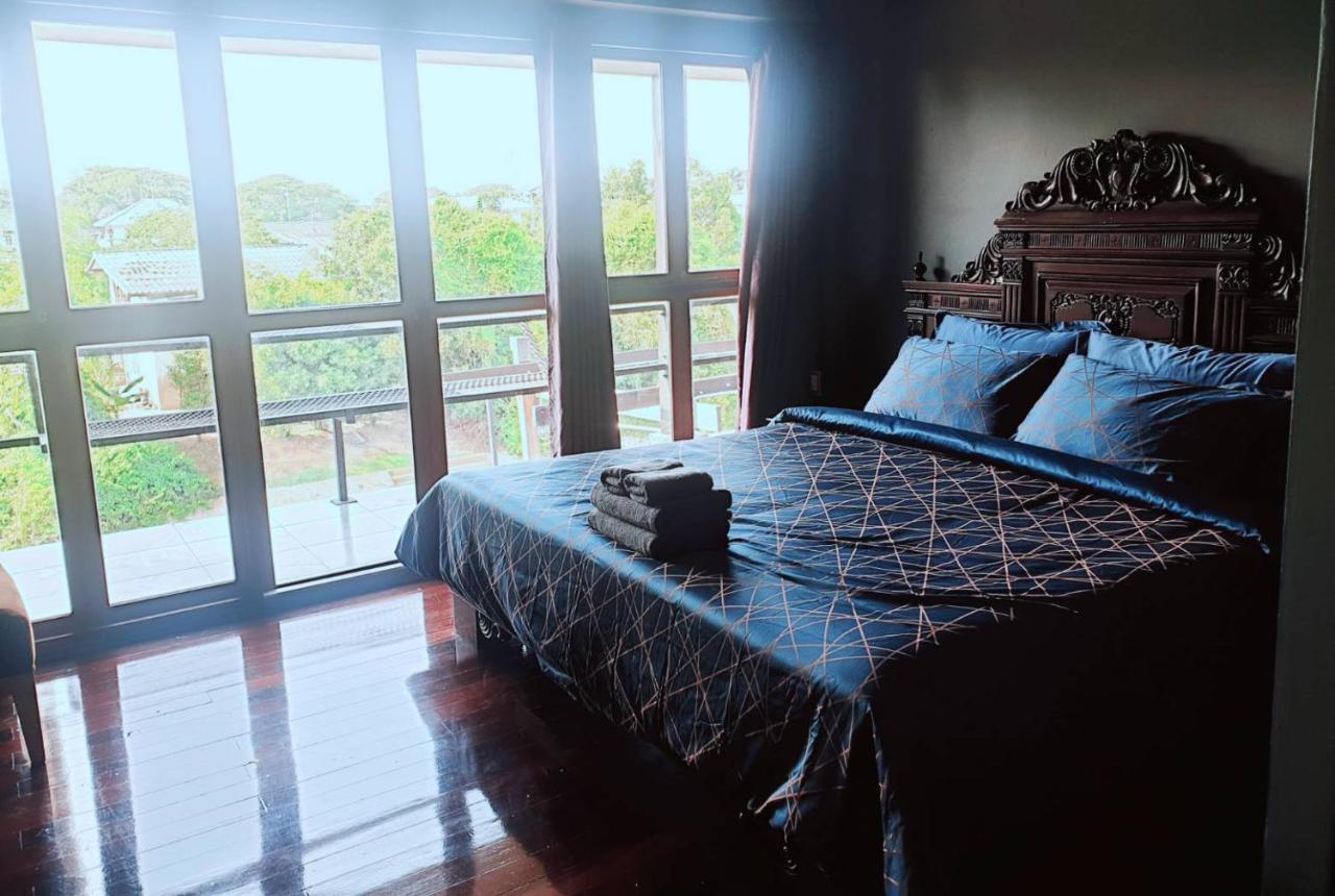 Baan Mae Khian Cafe & Boutique Hotel プラナコーン・シー・アユタヤ エクステリア 写真
