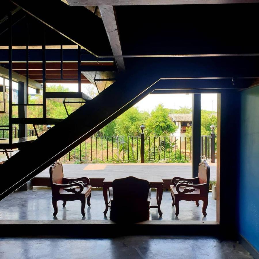 Baan Mae Khian Cafe & Boutique Hotel プラナコーン・シー・アユタヤ エクステリア 写真