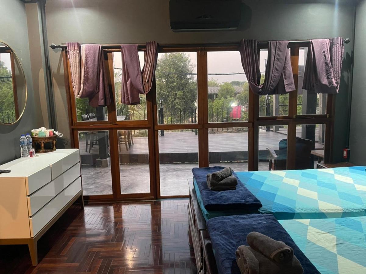 Baan Mae Khian Cafe & Boutique Hotel プラナコーン・シー・アユタヤ エクステリア 写真