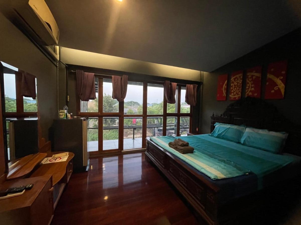 Baan Mae Khian Cafe & Boutique Hotel プラナコーン・シー・アユタヤ エクステリア 写真