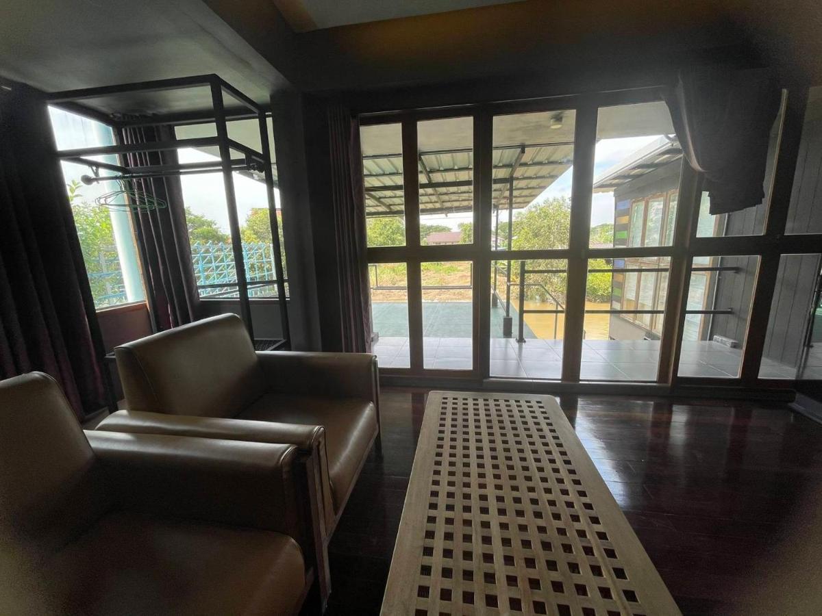 Baan Mae Khian Cafe & Boutique Hotel プラナコーン・シー・アユタヤ エクステリア 写真