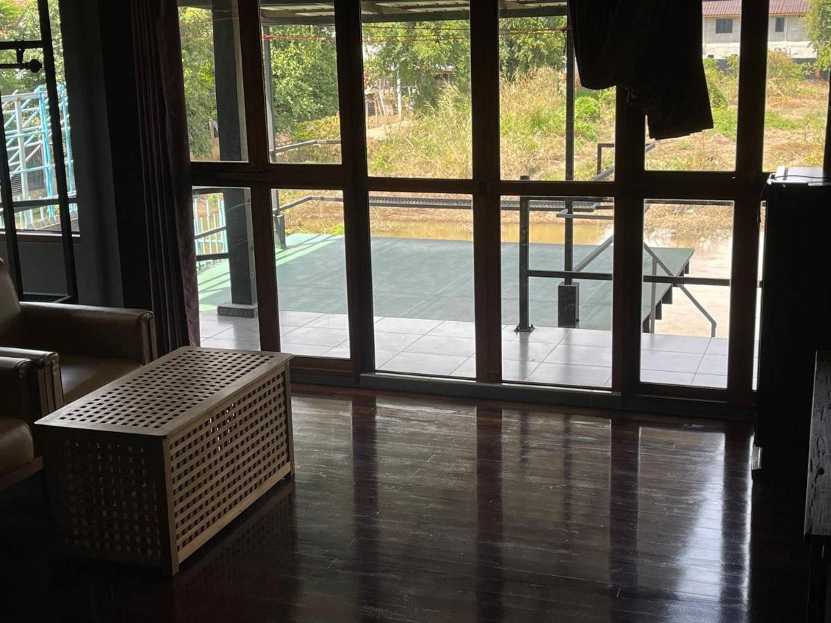 Baan Mae Khian Cafe & Boutique Hotel プラナコーン・シー・アユタヤ エクステリア 写真