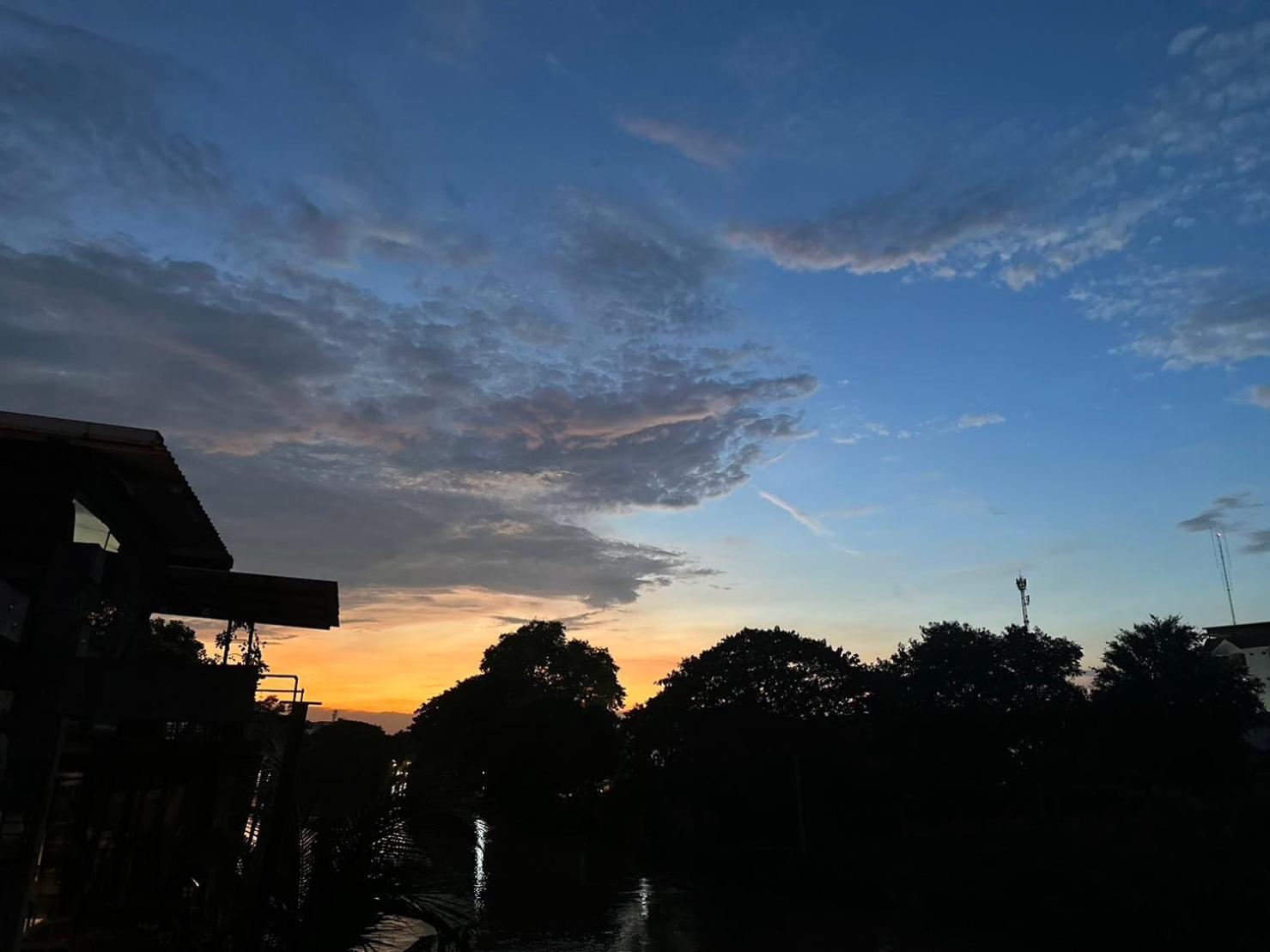 Baan Mae Khian Cafe & Boutique Hotel プラナコーン・シー・アユタヤ エクステリア 写真