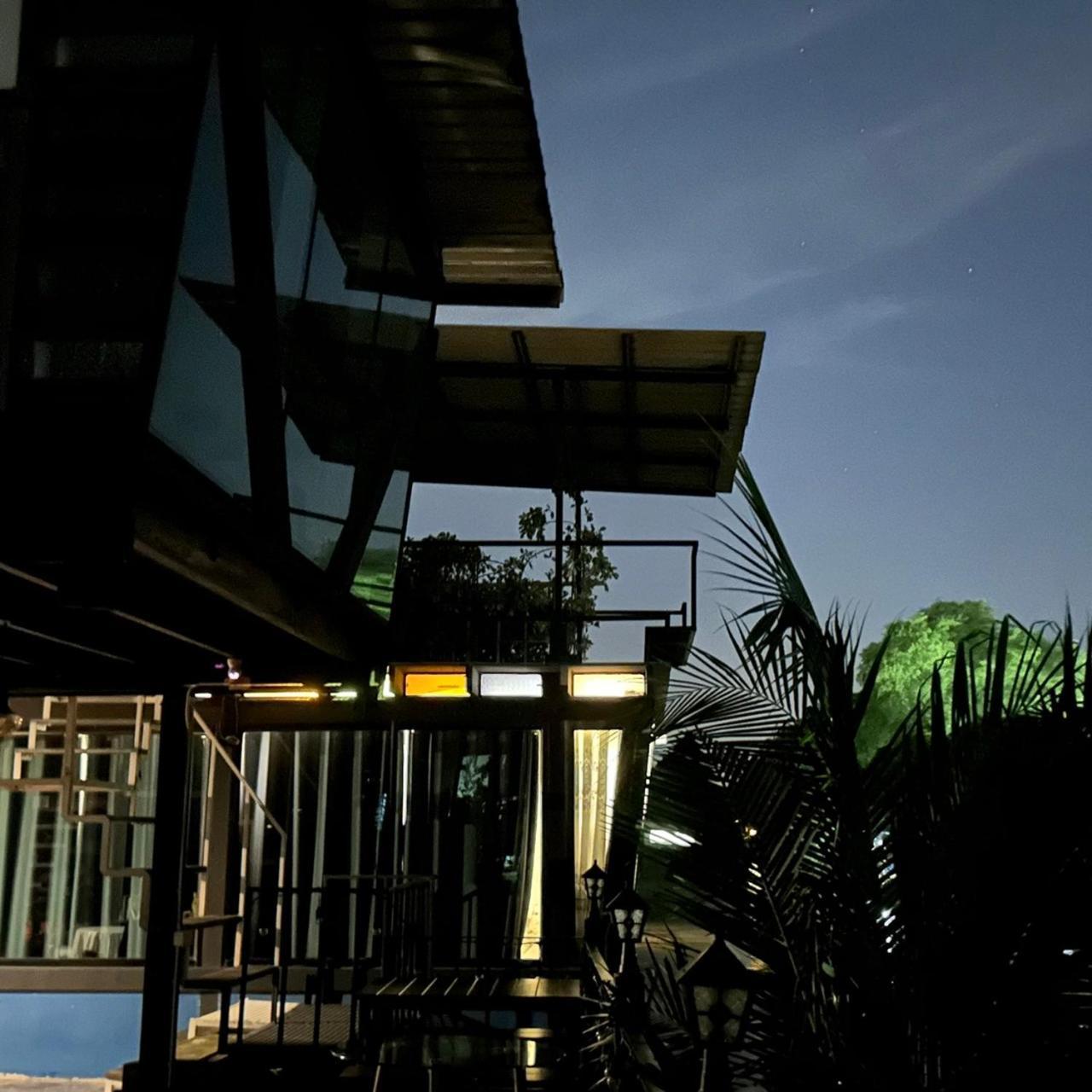 Baan Mae Khian Cafe & Boutique Hotel プラナコーン・シー・アユタヤ エクステリア 写真
