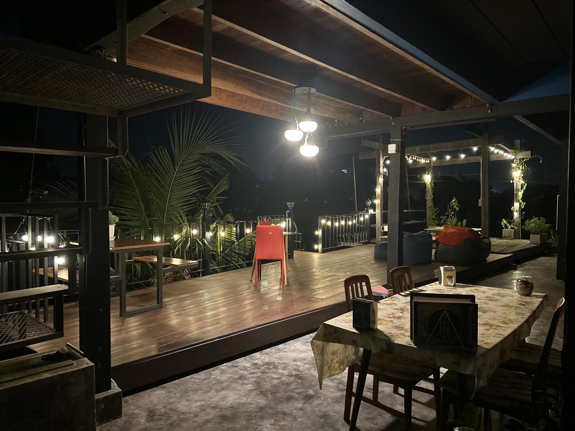 Baan Mae Khian Cafe & Boutique Hotel プラナコーン・シー・アユタヤ エクステリア 写真