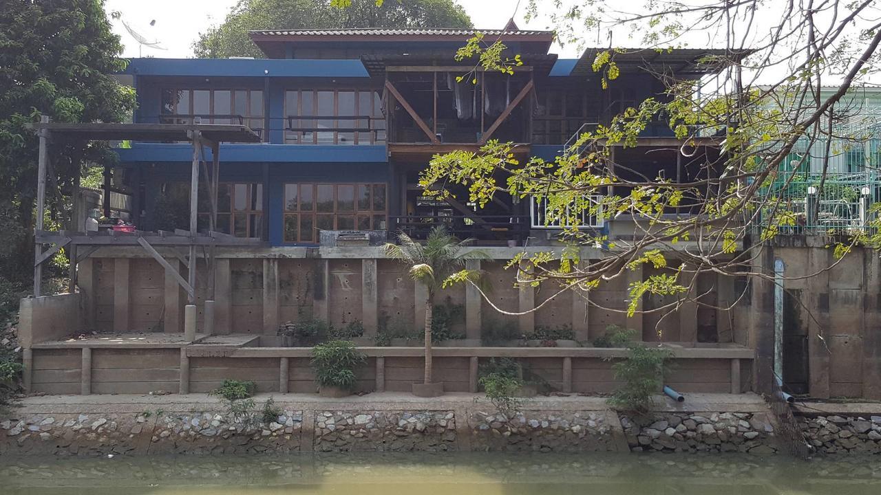 Baan Mae Khian Cafe & Boutique Hotel プラナコーン・シー・アユタヤ エクステリア 写真