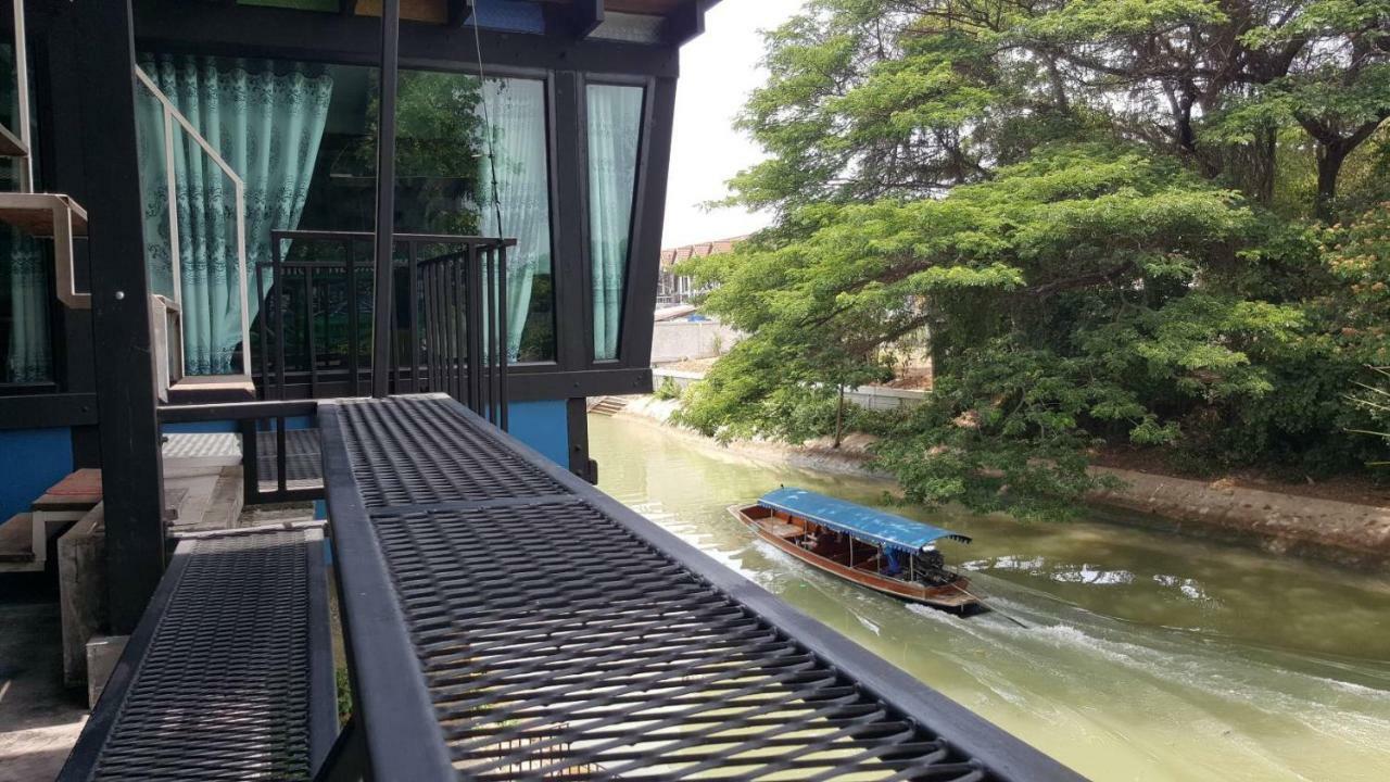 Baan Mae Khian Cafe & Boutique Hotel プラナコーン・シー・アユタヤ エクステリア 写真